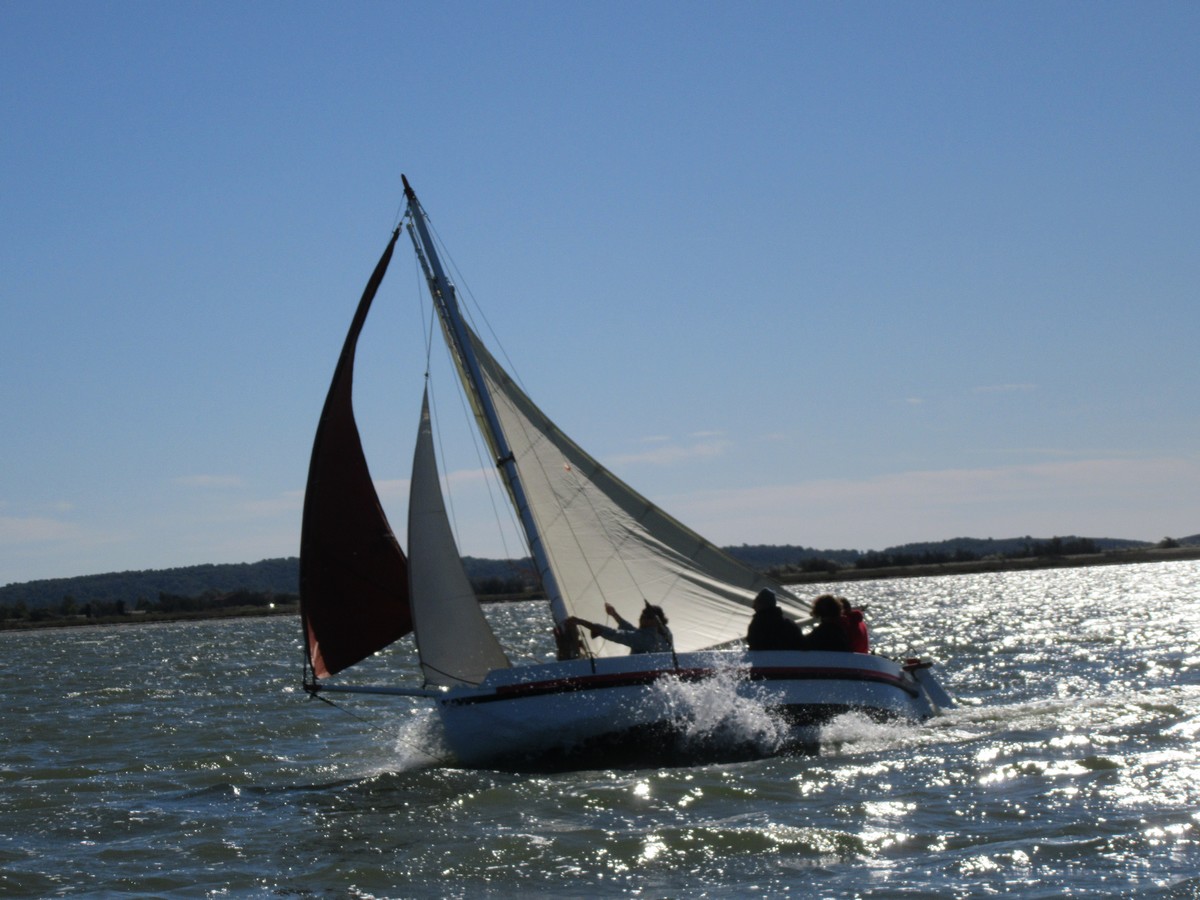 BALADES SUR LA LAGUNE EN VOILIER DE TRADITION