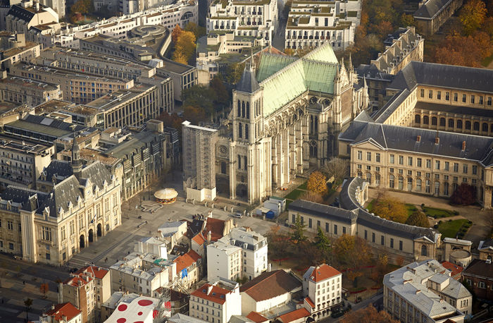 Basilique royale et urbanisme contemporain Basilique cathédrale Saint-Denis Saint-Denis