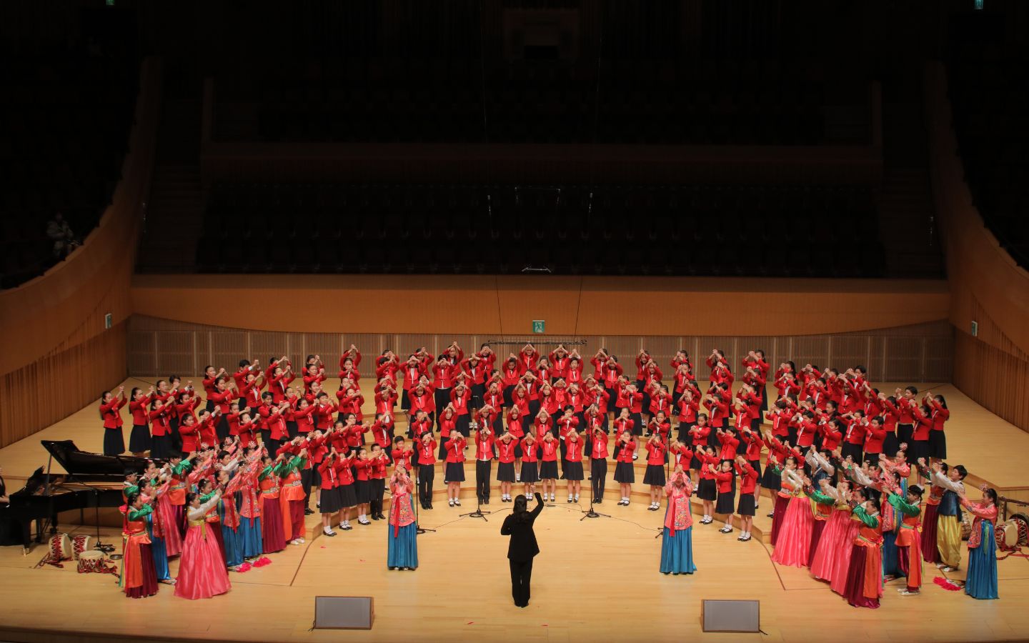 Dimanches en musique: le choeur professionnel de Tolosa invite world vision Korea children choir