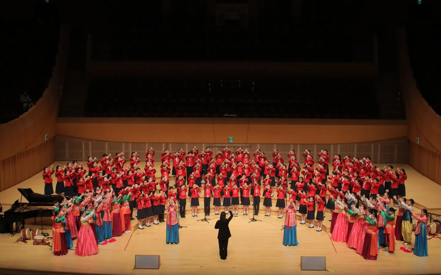 Dimanches en musique: le choeur professionnel de Tolosa invite world vision Korea children choir