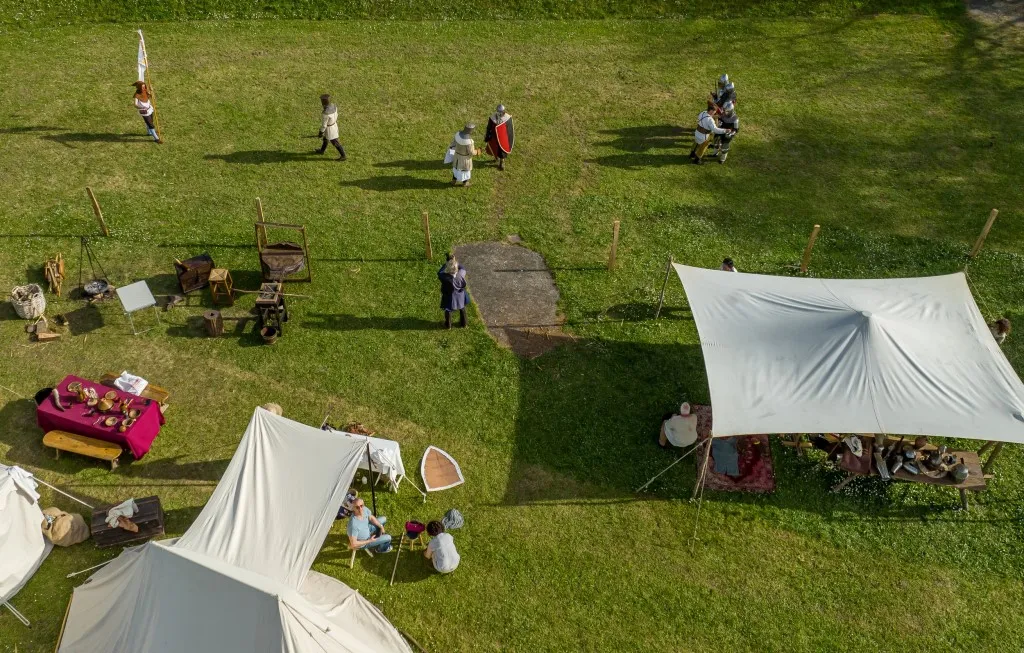 Reconstitution historique d’un campement XIIe et XIIIe siècles Fête des Bastides et du Vin