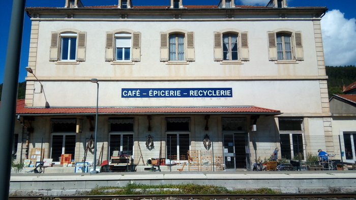 Auto réparation de vélos Buffet de la gare de Veynes Veynes