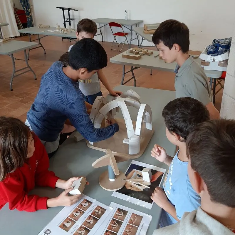 Vacances des 6-12 ans Atelier bâtisseurs du Moyen Âge