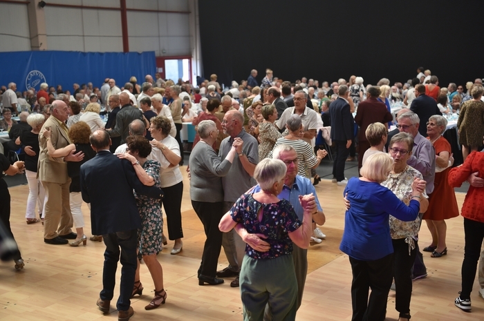 Repas des aînés Complexe sportif régional Carvin