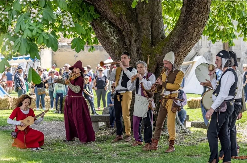 Parade de chars Fête des Bastides et du Vin