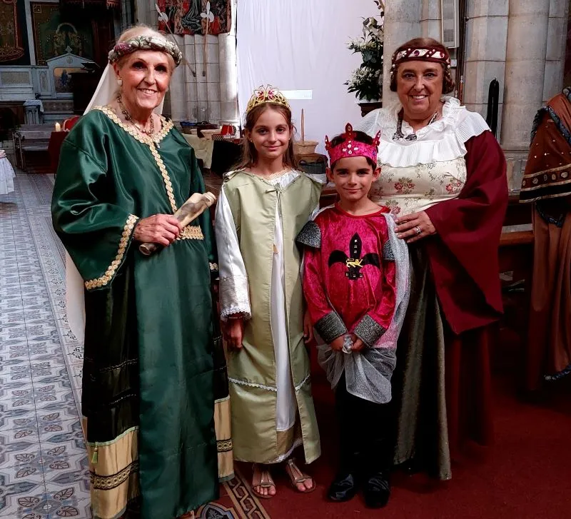 Costumes et maquillage pour enfants et création d'un conte