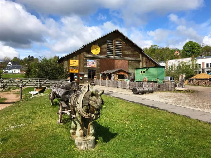 Visite en famille du musée du bois