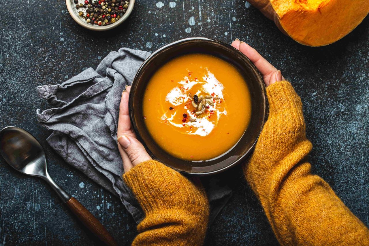 Distribution de soupe Fête des Bastides et du Vin