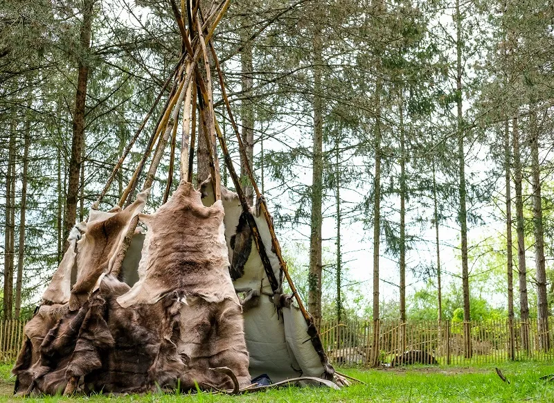 Paléo'Bivouac une journée dans la vie d'un Cro-Magnon !