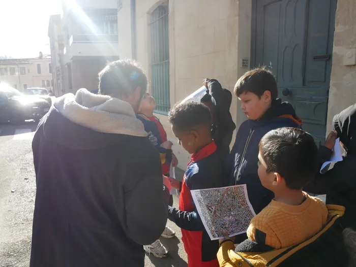 Course d'orientation urbaine Maison de l'Habitat et de l'Environnement - CAUE du Gard Nîmes