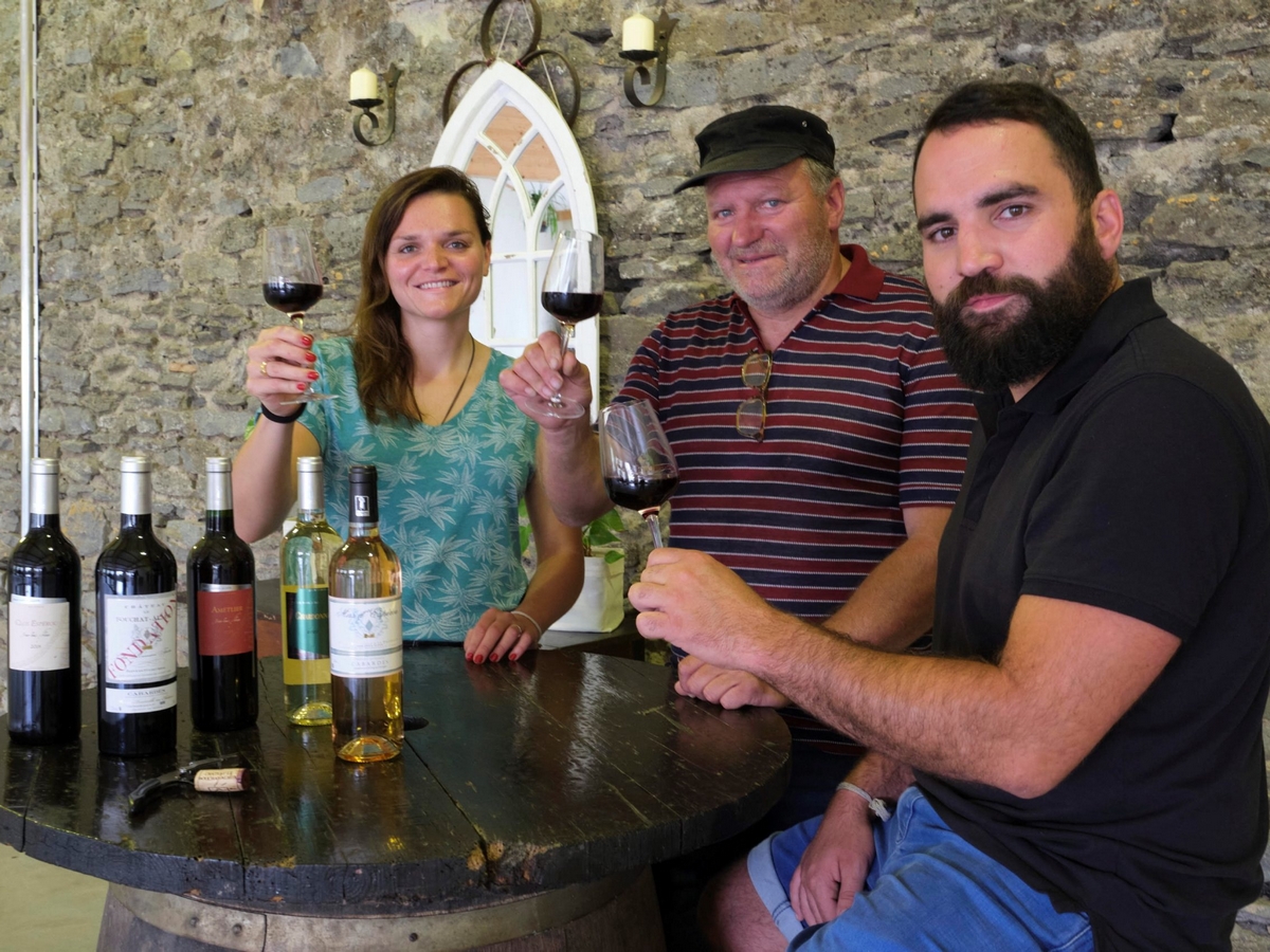 DE FERME EN FERME MONTAGNE NOIRE CHÂTEAU LE BOUCHAT ALAUX