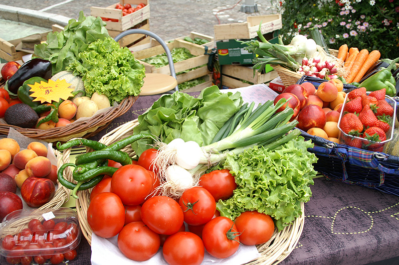 Marché hebdomadaire du vendredi après-midi à Salleboeuf