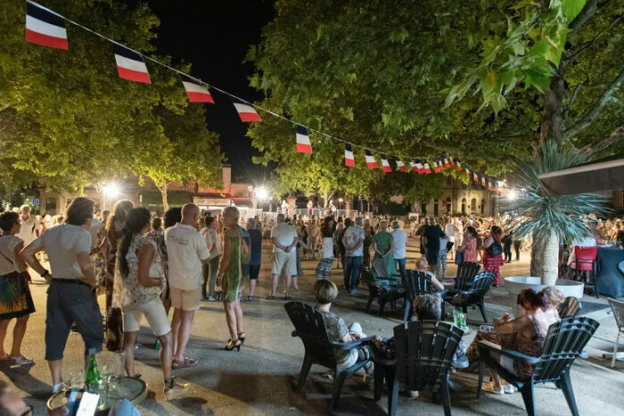 Bal folk avec Cabr'e can Salle des fêtes Saint-Julien-de-Cassagnas