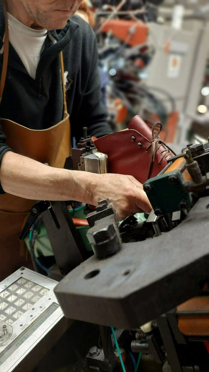 Visite de nos ateliers de fabrication de chaussures Cité de la Chaussure Romans-sur-Isère