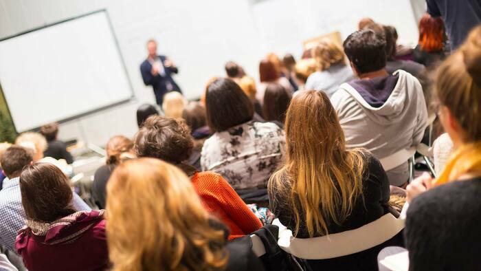 Conférence  sur la chimie Pôle culturel et scientifique de Rochebelle Alès