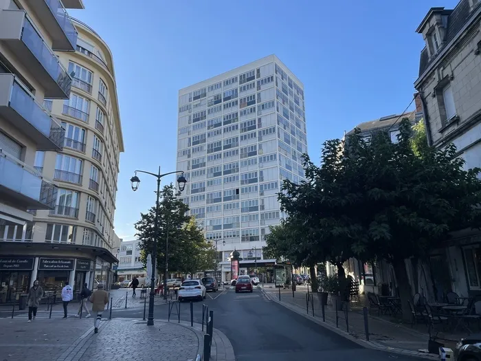 Dévoilement plaque Architecture Contemporaine Remarquable Immeuble "Building" Châteauroux