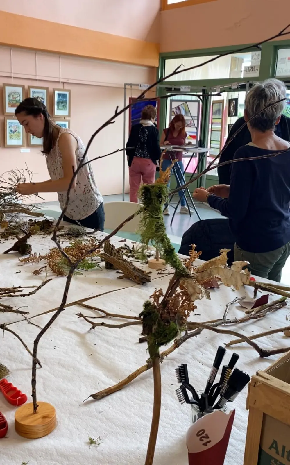 Festival de Bugeat Atelier créatif à partir d'éléments naturels