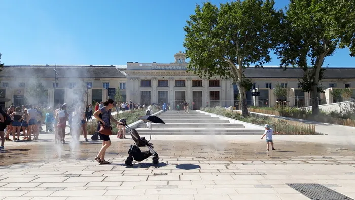 Aménagement du parvis et du bâtiment voyageur de la gare Avignon centre Gare Avignon Centre Avignon