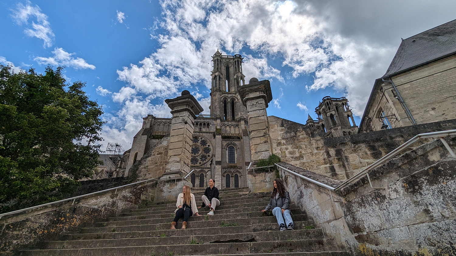 Visite guidée à Laon de la cathédrale Notre-Dame et de son quartier