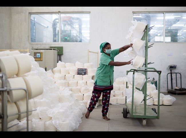 Le mois du doc La vie d'une petite culotte et de celles qui la fabriquent de Stéfanne Prijot (2018)