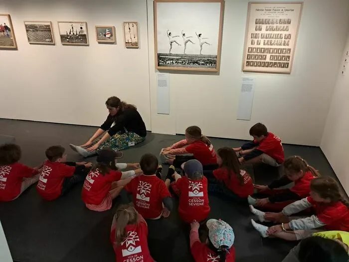 Eveil corporel dans l'exposition Vivre le sport Musée de Bretagne Rennes