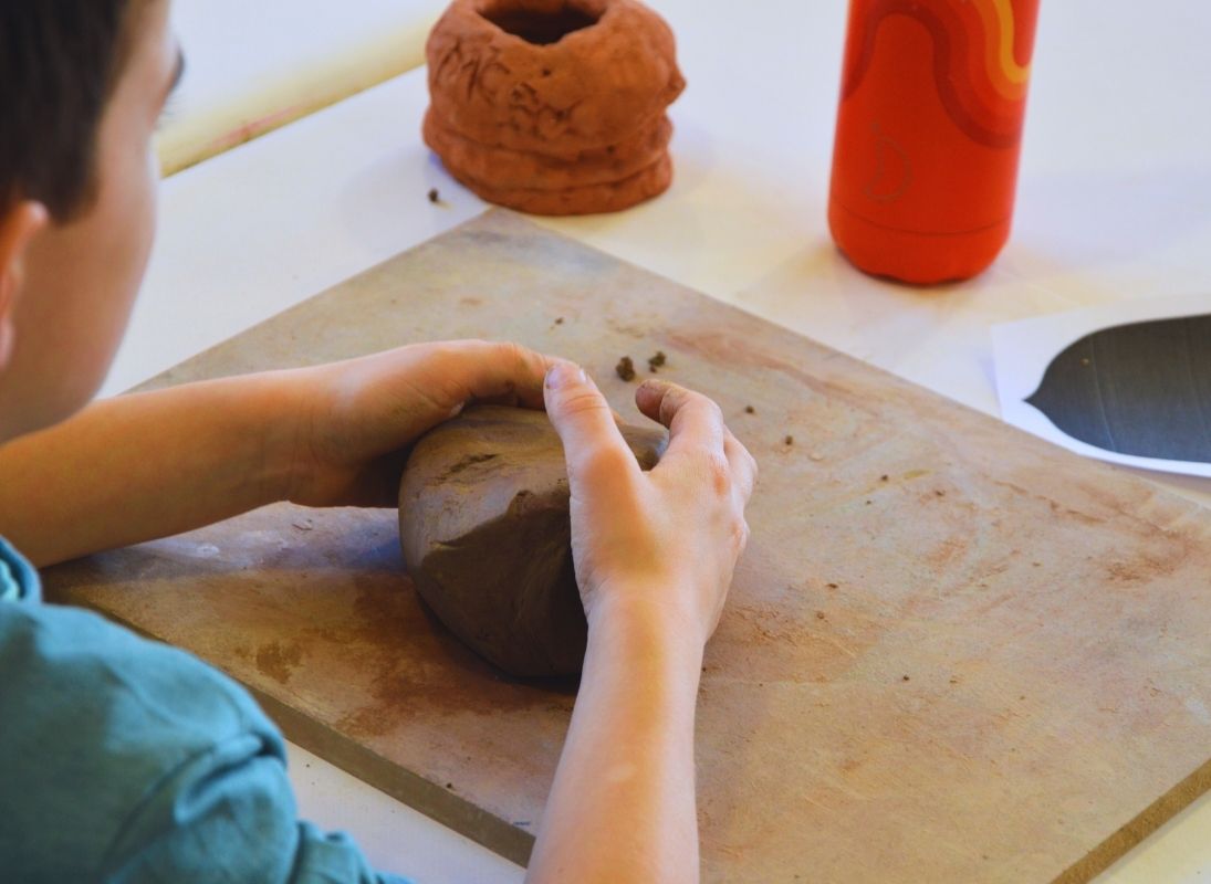 Atelier modelage enfants Petit instrument de musique