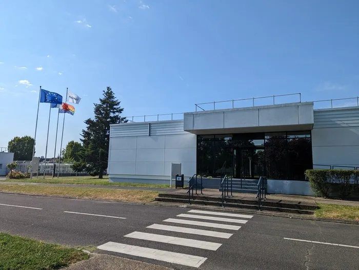 La Fac de Pharmacie de Poitiers en visite chez Sanofi Sanofi Tours Tours