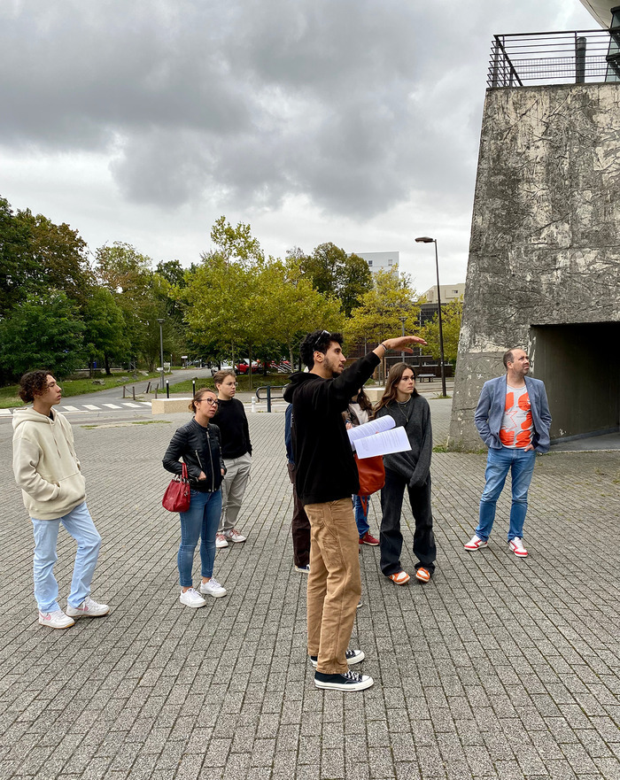 Visite guidée du campus universitaire de la Cité Descartes École d'architecture de la ville & des territoires Champs-sur-Marne