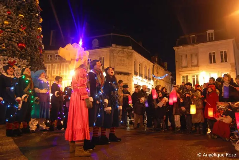 ENSEMBLE LES LUTINS DE NOËL