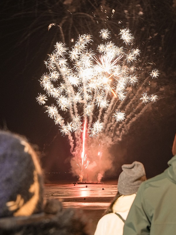 Feu d'artifice sur l'eau