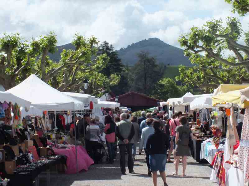 Marché aux produits locaux