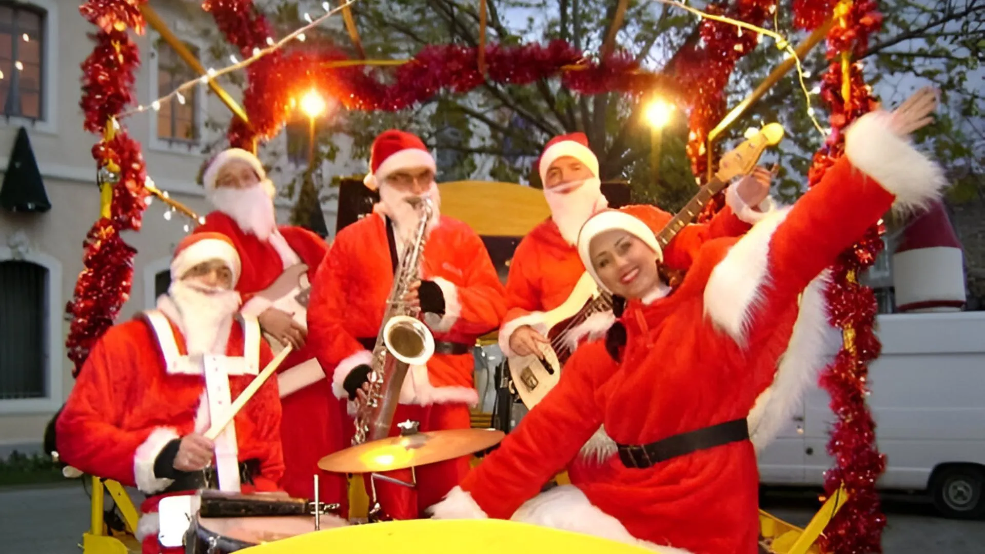 Noël à Chartres "Spectacle Papa Noël Band"