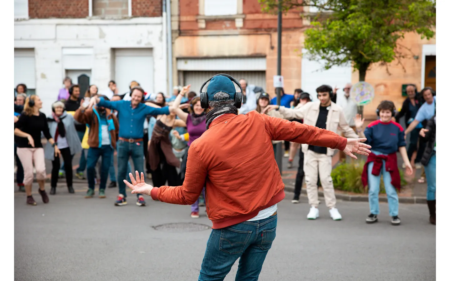 Noël à Ciboure ! Happy manif -Balade urbaine chorégraphique sur fond de cinéma