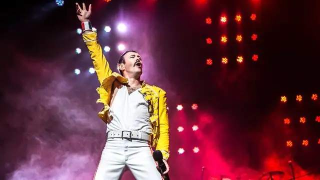 ONE NIGHT OF QUEEN ARENA GRAND PARIS Tremblay En France