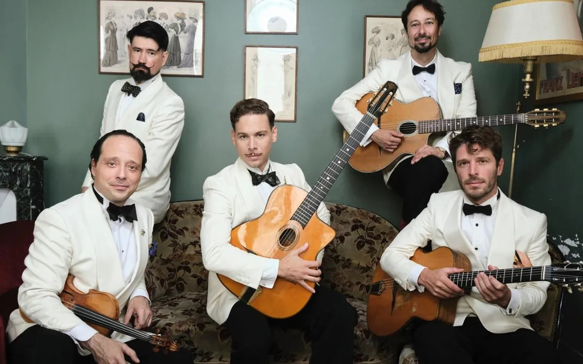 QUINTETTE DU HOT CLUB DE FRANCE – MIDNIGHT IN PARIS LE BAL BLOMET Paris