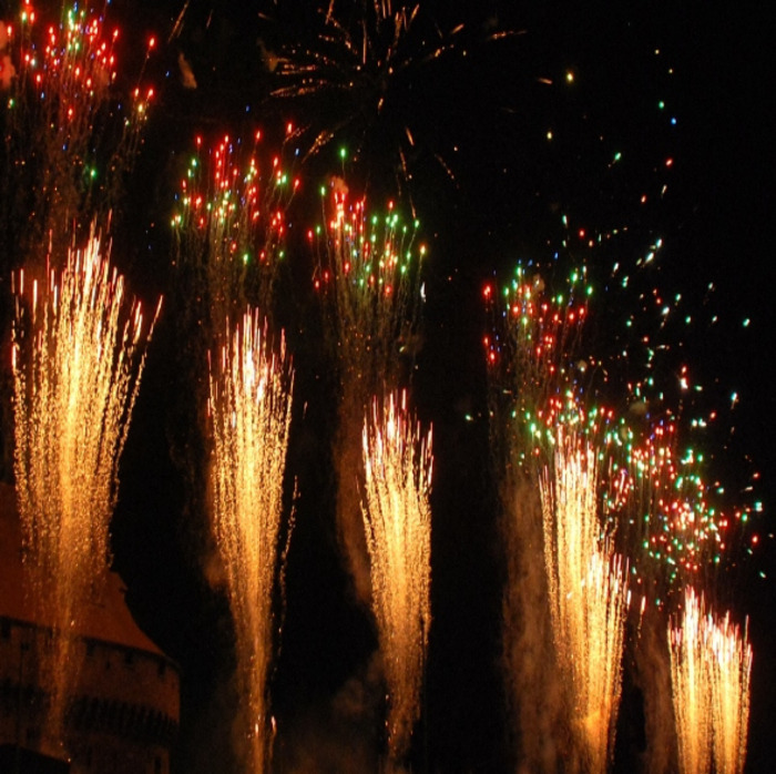 Spectacle pyrotechnique à découvrir en famille Place Jean Jaurés Carvin