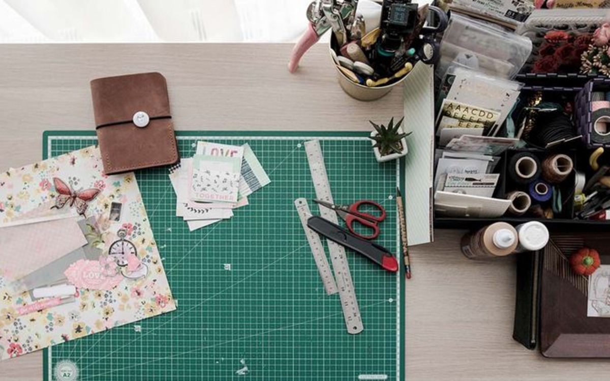 Atelier créatif pour adultes spécial costumisation de cadre Bibliothèque Aimé Césaire Paris