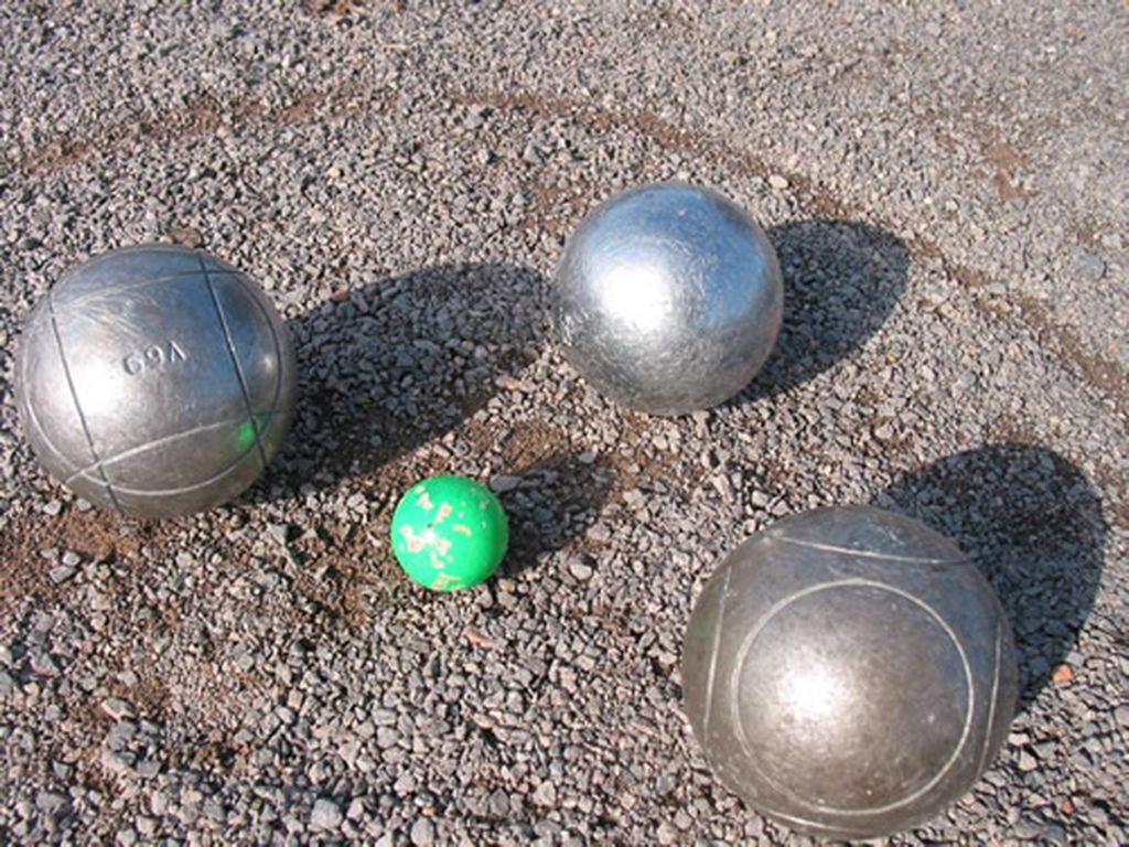 Concours de pétanque en doublette