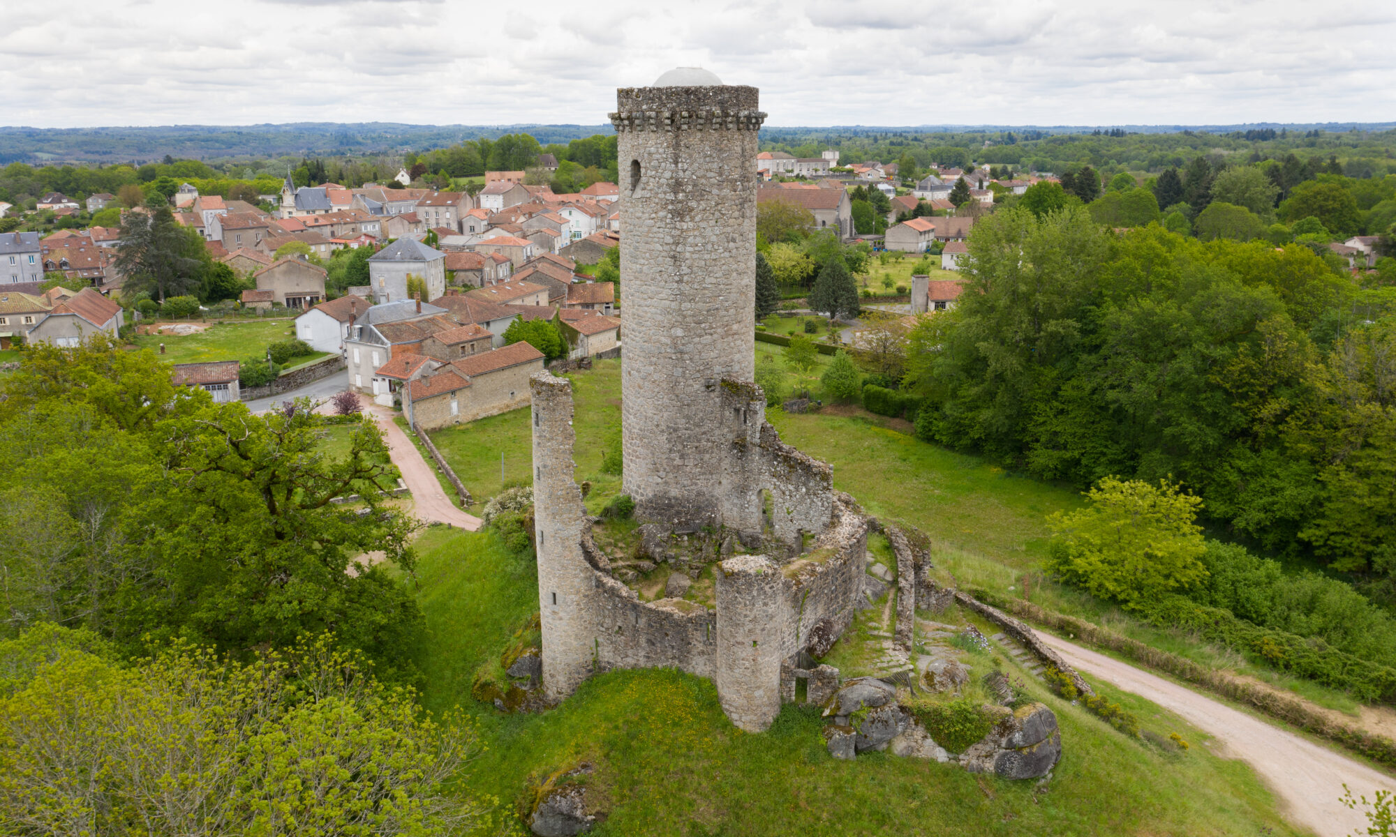 Pièce de théâtre "légendes locales" par Solène de Sagazan