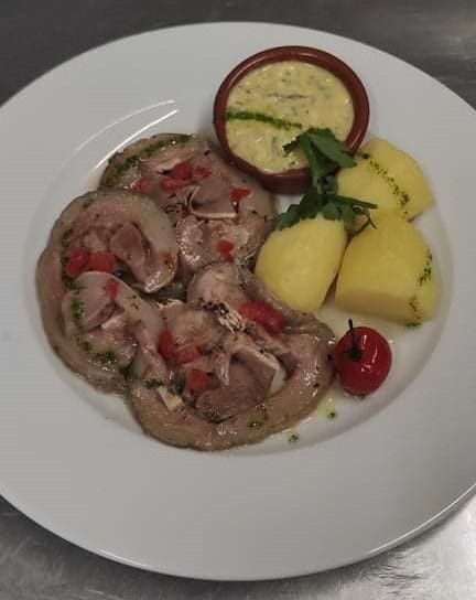 Repas tête de veau ou blanquette de veau