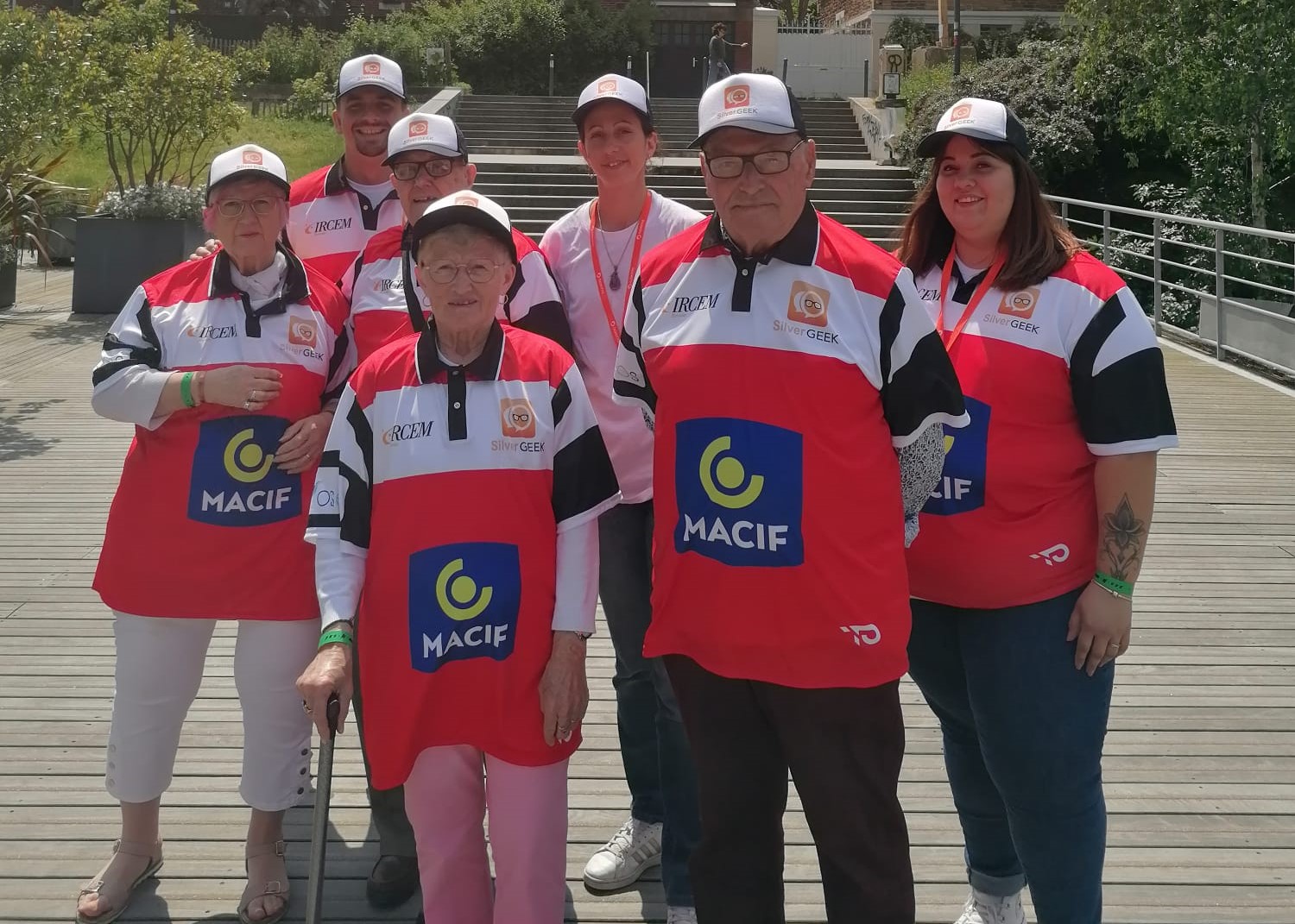 Rennes. Champions régionaux de bowling virtuel, des octogénaires bretons réalisent le strike !