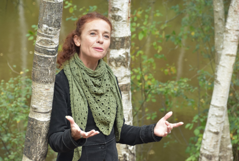 Découvrir Brocéliande avec la conteuse Katia Bessette, c’est magique !