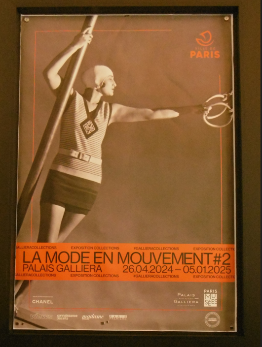 Paris. Exposition La Mode en mouvement au Musée Galliera