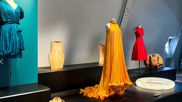 Paris. Découvrez le Parcours, mode, bijoux, design aux Arts Décoratifs