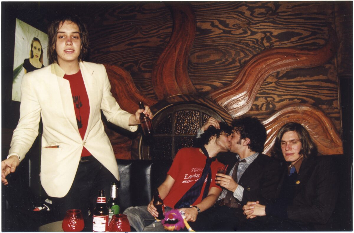 meet me in the bathroom, documentaire