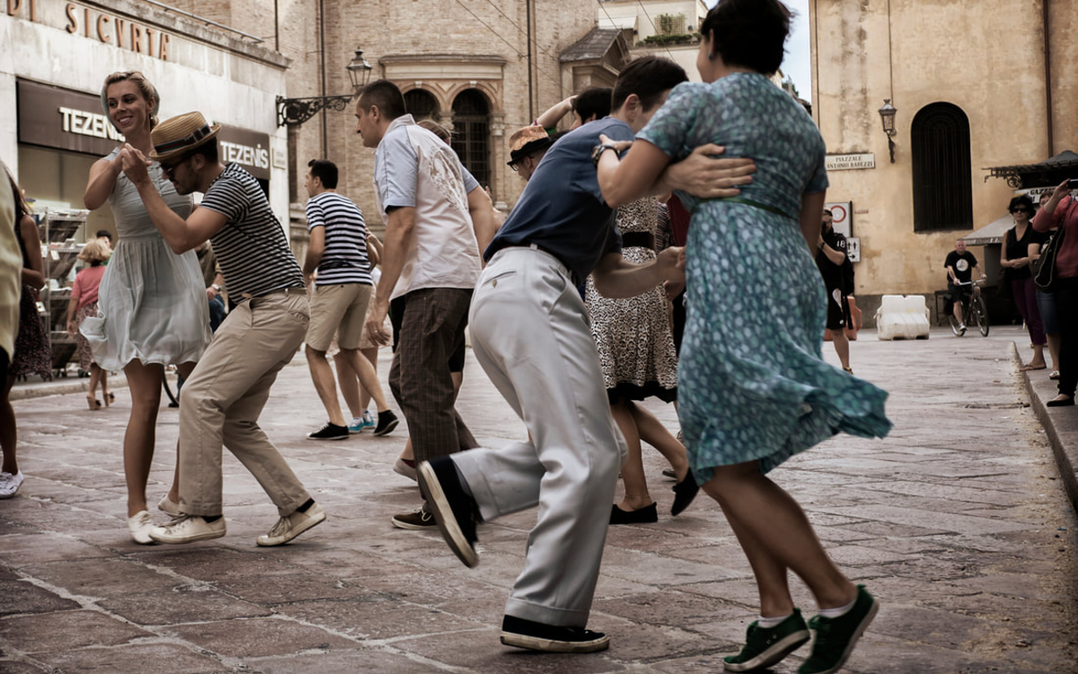 Initiation au swing suivie d'un bal Bibliothèque Drouot Paris